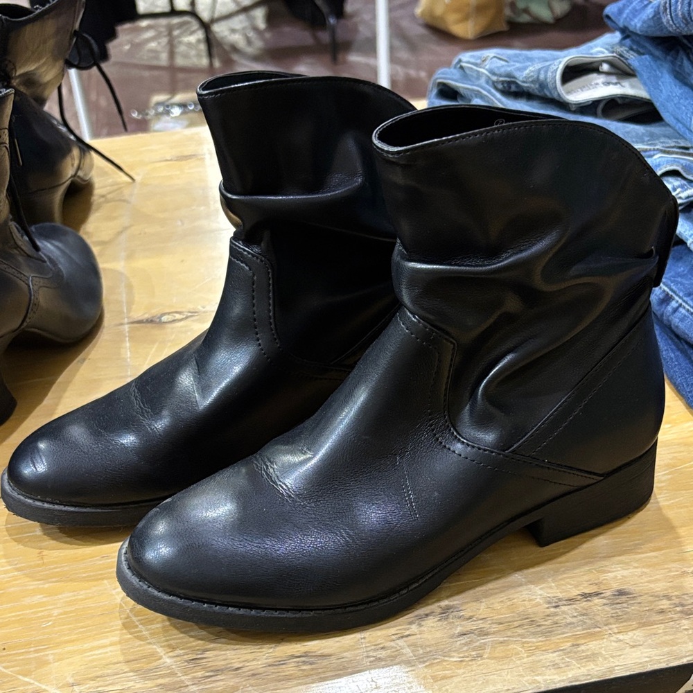 Time and Tru Classic Black Ankle Booties